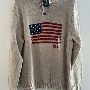 Polo by Ralph Lauren Men's Gray Turtleneck Sweater with Flag Design